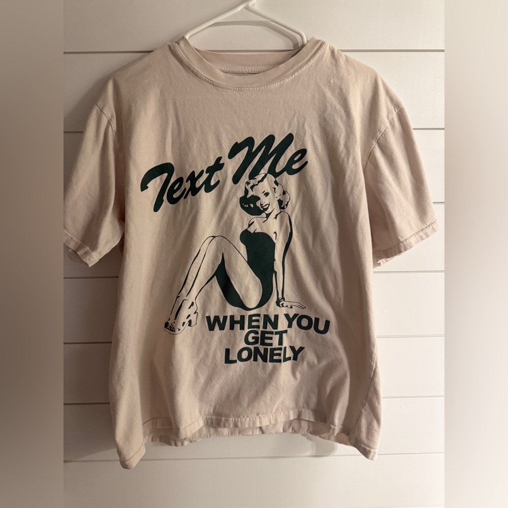 Lonely Ghost Text me when you get lonely Tee Size L